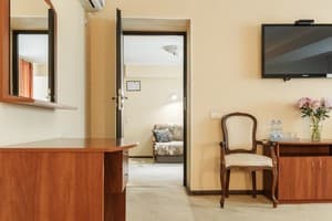 Печерский 13